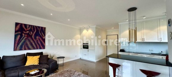 Квартира с 1 спальней в Кампионе д’Италия, Италия № 135314 38