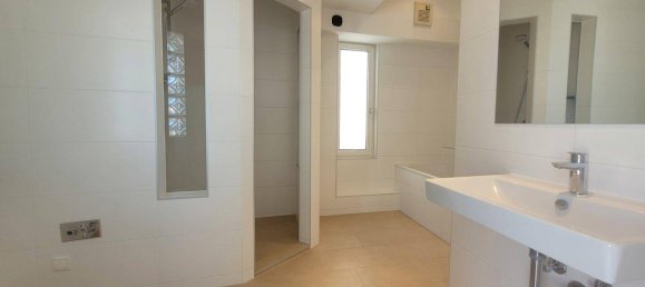 3 rooms Apartment in Alsergrund, Austria No. 242071 2