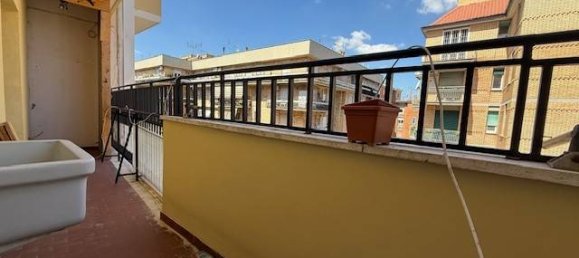 2 bedrooms Apartment in Rome, Italy No. 335886 3