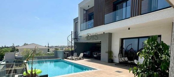 5 bedrooms Villa in Germasogeia, Cyprus No. 18937 3