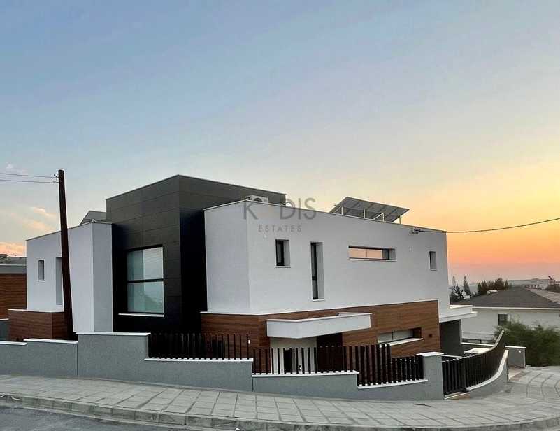 5 bedrooms Villa in Germasogeia, Cyprus No. 18937