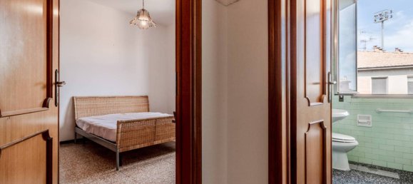 2 Schlafzimmer Wohnung in Bologna, Italy, Nr. 352584 8