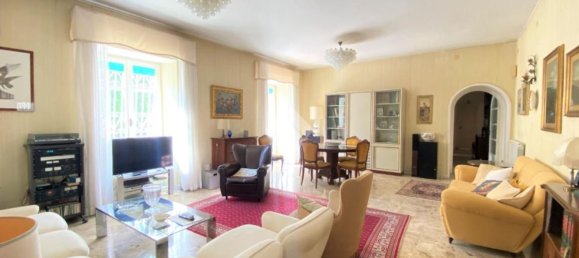 4 rooms Apartment in Naples, Italy No. 163399 2