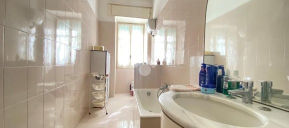 4 rooms Apartment in Naples, Italy No. 163399 17