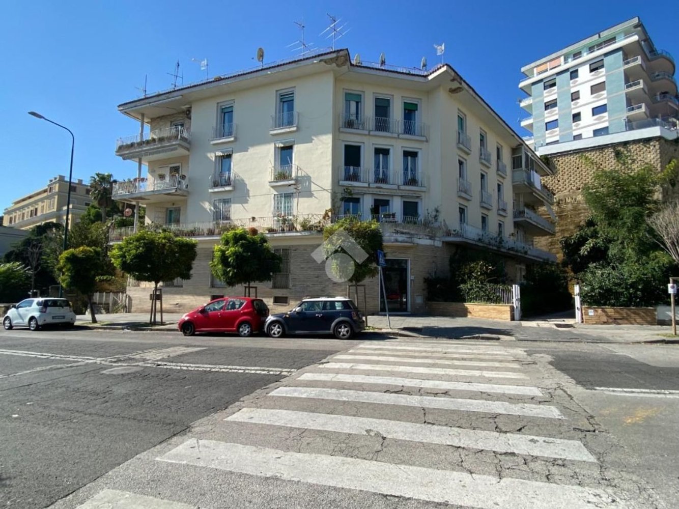 4 rooms Apartment in Naples, Italy No. 163399