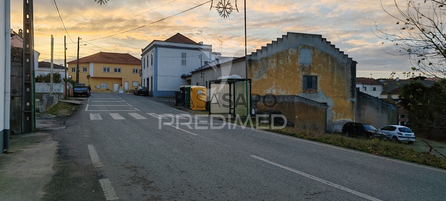 868m² Warehouse in Quarteira, Portugal No. 204239