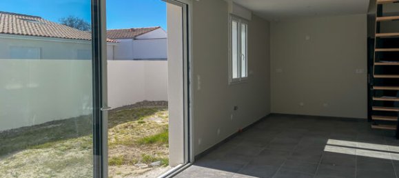 4 chambres Maison à Breuillet, France No. 96531 2