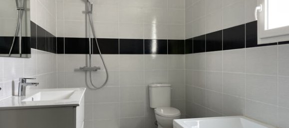 4 chambres Maison à Breuillet, France No. 96531 6