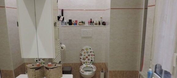 4 rooms Apartment in Genoa, Italy No. 111999 8