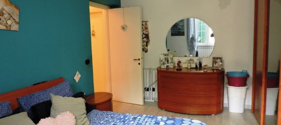 4 rooms Apartment in Genoa, Italy No. 111999 11
