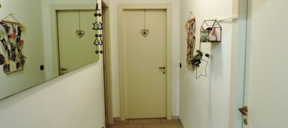 4 rooms Apartment in Genoa, Italy No. 111999 7