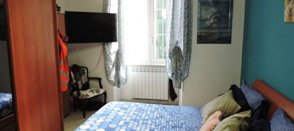 4 rooms Apartment in Genoa, Italy No. 111999 10