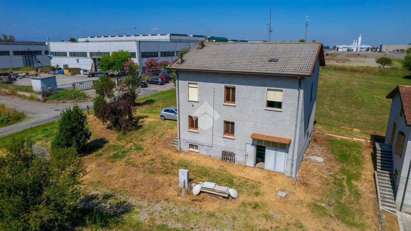 5 bedrooms House in Bibbiano, Italy No. 22885