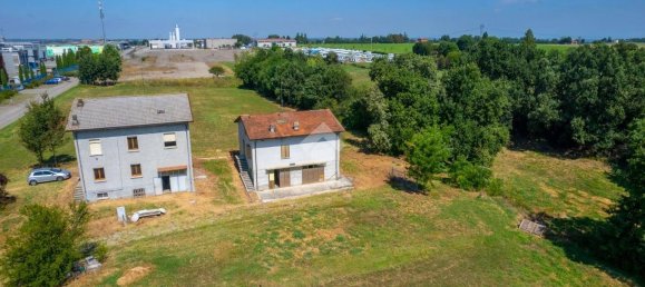 5 bedrooms House in Bibbiano, Italy No. 22885 3