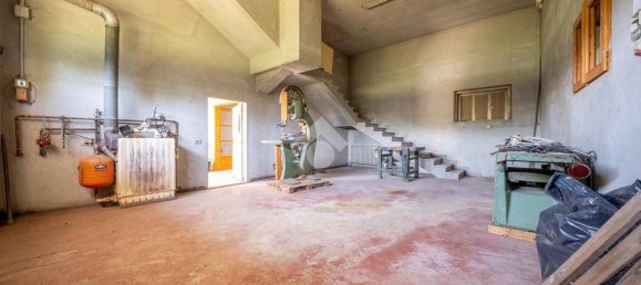 5 bedrooms House in Bibbiano, Italy No. 22885 28