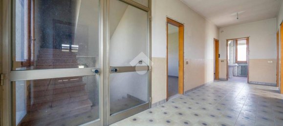 5 bedrooms House in Bibbiano, Italy No. 22885 18