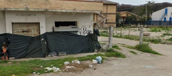 250m² Commercial property in Castel Volturno, Italy No. 254761 2