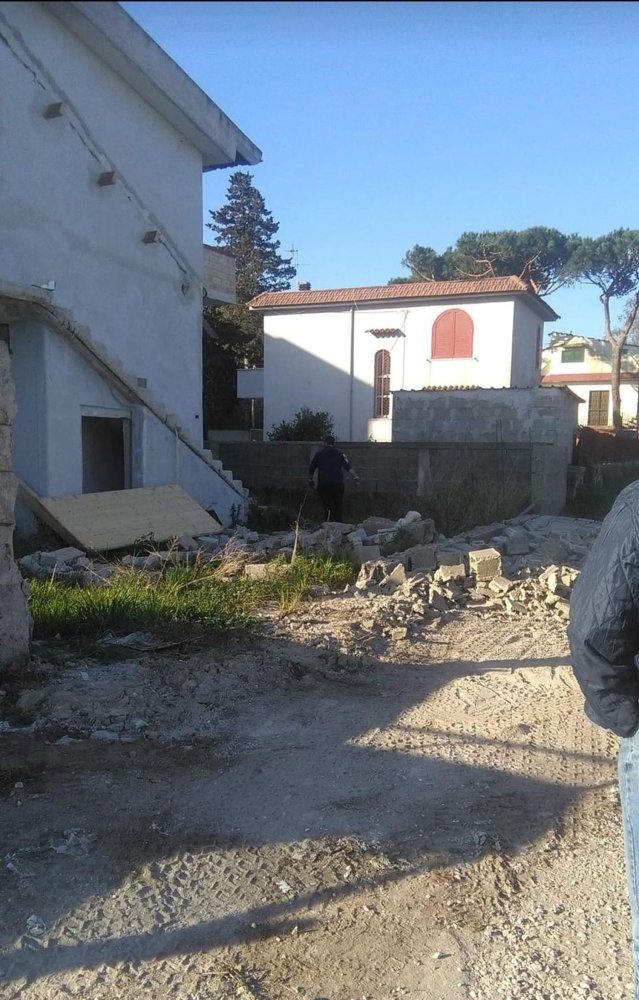 250m² Commercial property in Castel Volturno, Italy No. 254761