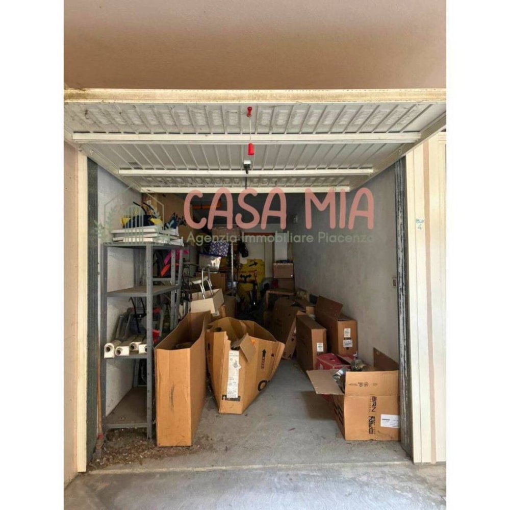 25m² Garage in Rottofreno, Italy No. 164064