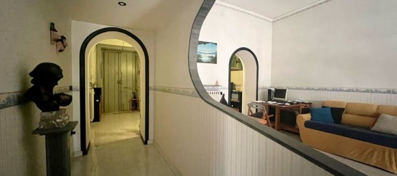 2 rooms Apartment in Naples, Italy No. 33922 4