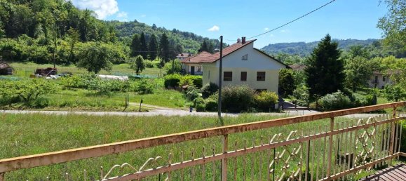 2 bedrooms House in Gassino Torinese, Italy No. 127014 10