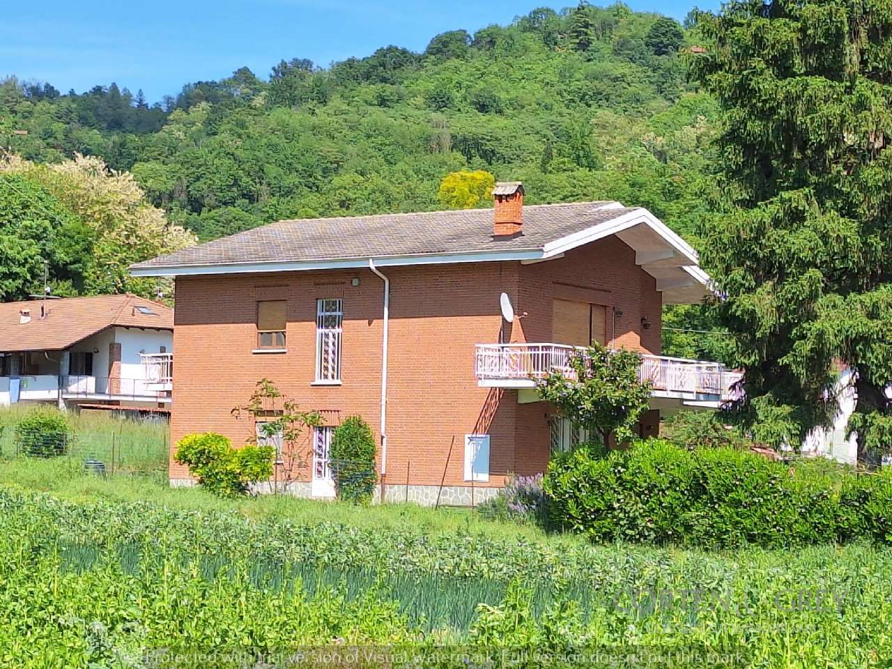 2 bedrooms House in Gassino Torinese, Italy No. 127014