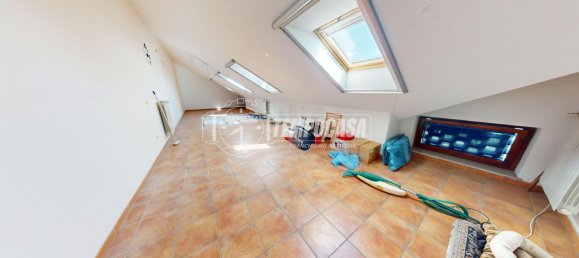 3-salle Appartement à Volpiano, Italy No. 274499 7
