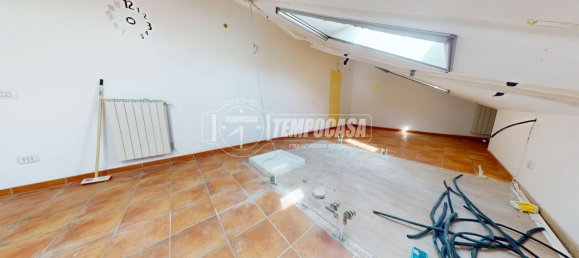 3-salle Appartement à Volpiano, Italy No. 274499 8