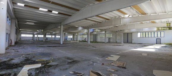 Armazém em Udine, Italy 5811 m² N.º 170119 17