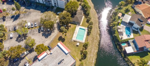 2 غرف نوم عقار تجاري في Miami, الولايات المتحدة رقم 614326 8