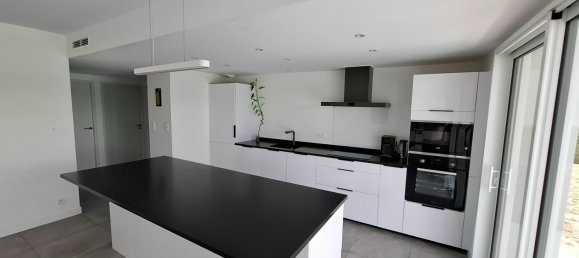 3 bedrooms House in Mees, France No. 278750 5