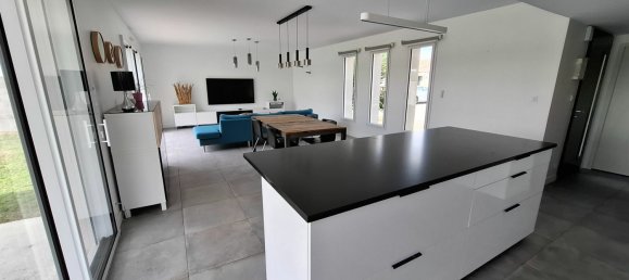 3 bedrooms House in Mees, France No. 278750 6