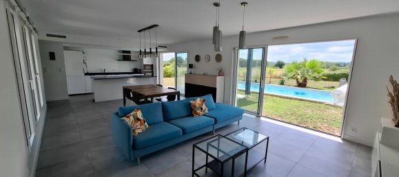 3 bedrooms House in Mees, France No. 278750 2