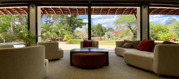5 bedrooms Villa in Tamarin, Mauritius No. 252 4