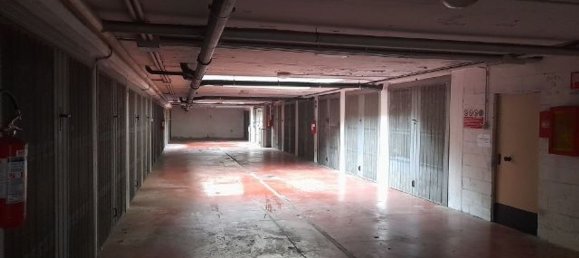  Garage in Reggio Emilia, Italy No. 322463 3