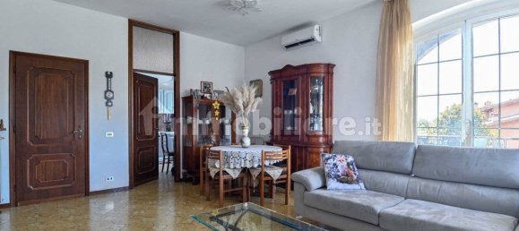 4 Schlafzimmer Villa in Villa d'Almè, Italy, Nr. 66934 9