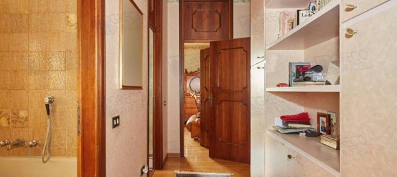 Квартира с 5 комнатами в Милан, Италия № 242002 41