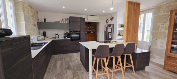 4 bedrooms House in Lauzun, France No. 335959 3