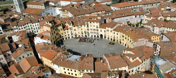 3-Zimmer Gewerbliche Immobilie in Lucca, Italy, Nr. 163745 2