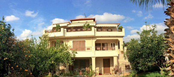 10 bedrooms Villa in Vari, Greece No. 7530 2