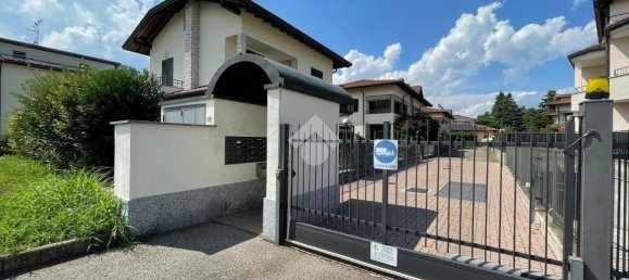 2 bedrooms Apartment in Dairago, Italy No. 327544 4