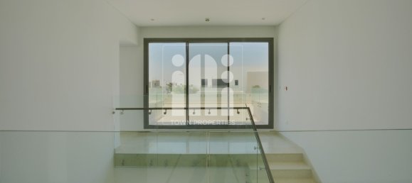 4 bedrooms Villa in Yas Island, UAE No. 5620 11