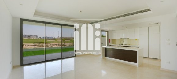 4 bedrooms Villa in Yas Island, UAE No. 5620 2