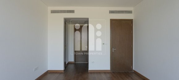 4 bedrooms Villa in Yas Island, UAE No. 5620 9