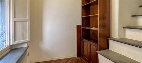 7 rooms Apartment in Lucca, Italy No. 173919 31