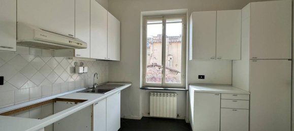 7 rooms Apartment in Lucca, Italy No. 173919 11