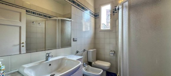 7 rooms Apartment in Lucca, Italy No. 173919 25