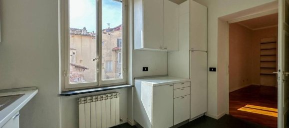 7 rooms Apartment in Lucca, Italy No. 173919 12