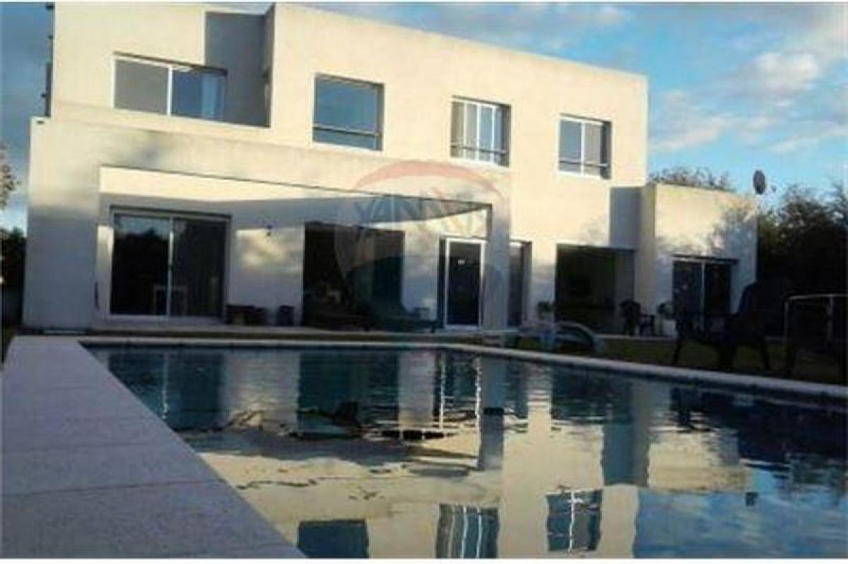 3 bedrooms House in Escobar, Argentina No. 68387