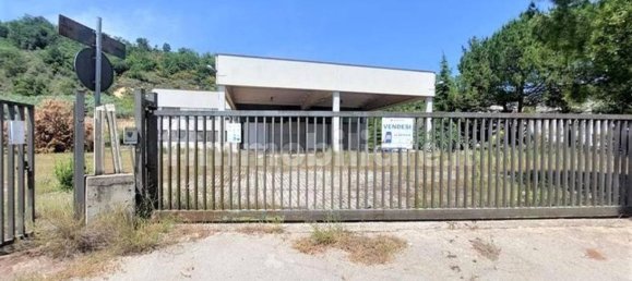 1724m² Warehouse in Giuliano Teatino, Italy No. 318859 2